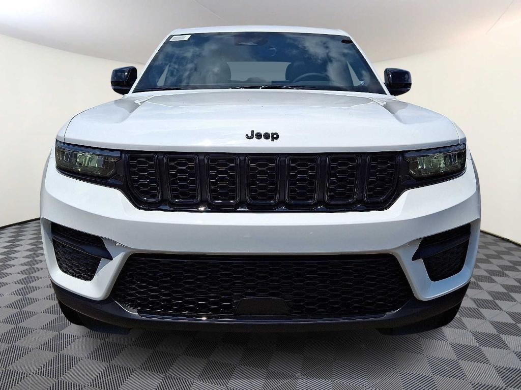 new 2025 Jeep Grand Cherokee car, priced at $47,780