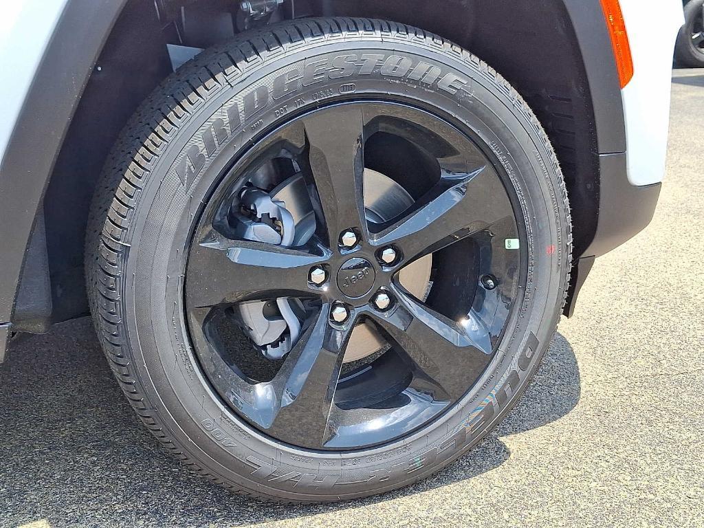 new 2025 Jeep Grand Cherokee car, priced at $47,780