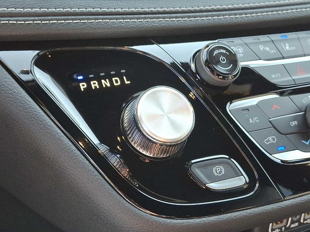 new 2025 Chrysler Pacifica car, priced at $48,720
