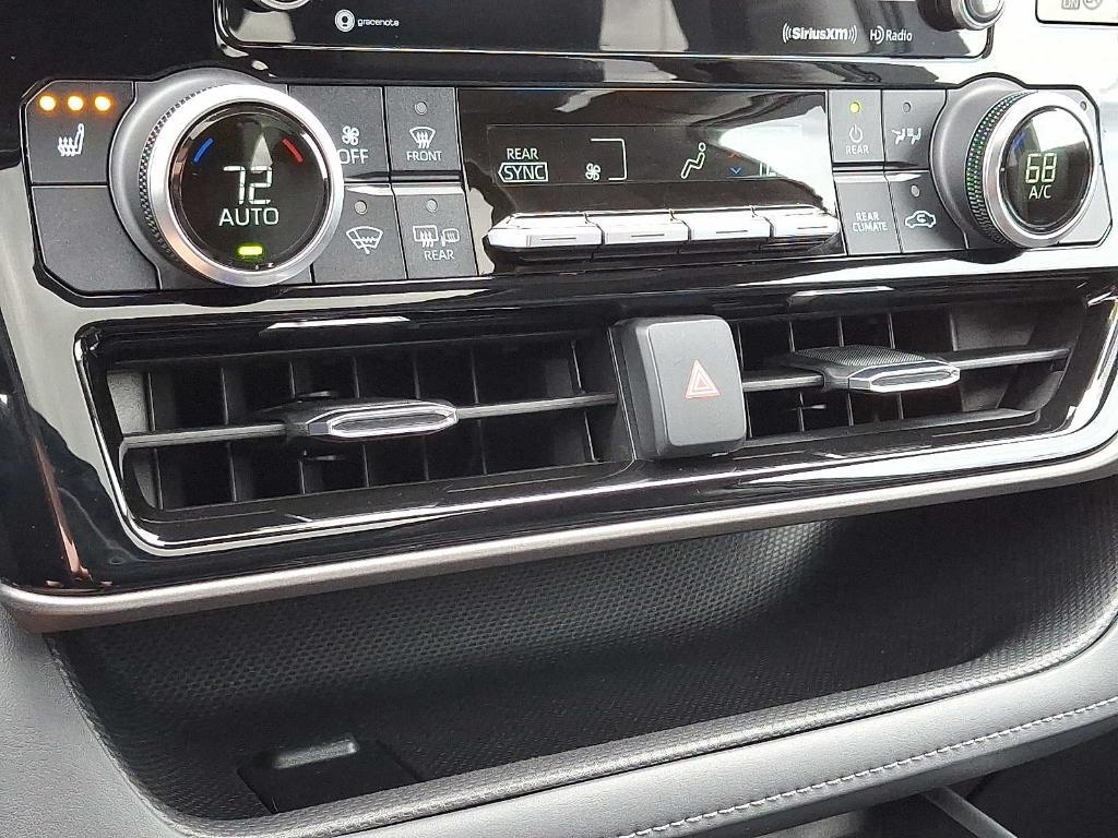 used 2022 Toyota Highlander car, priced at $35,950