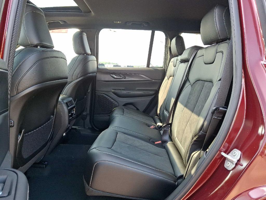new 2025 Jeep Grand Cherokee car, priced at $48,375