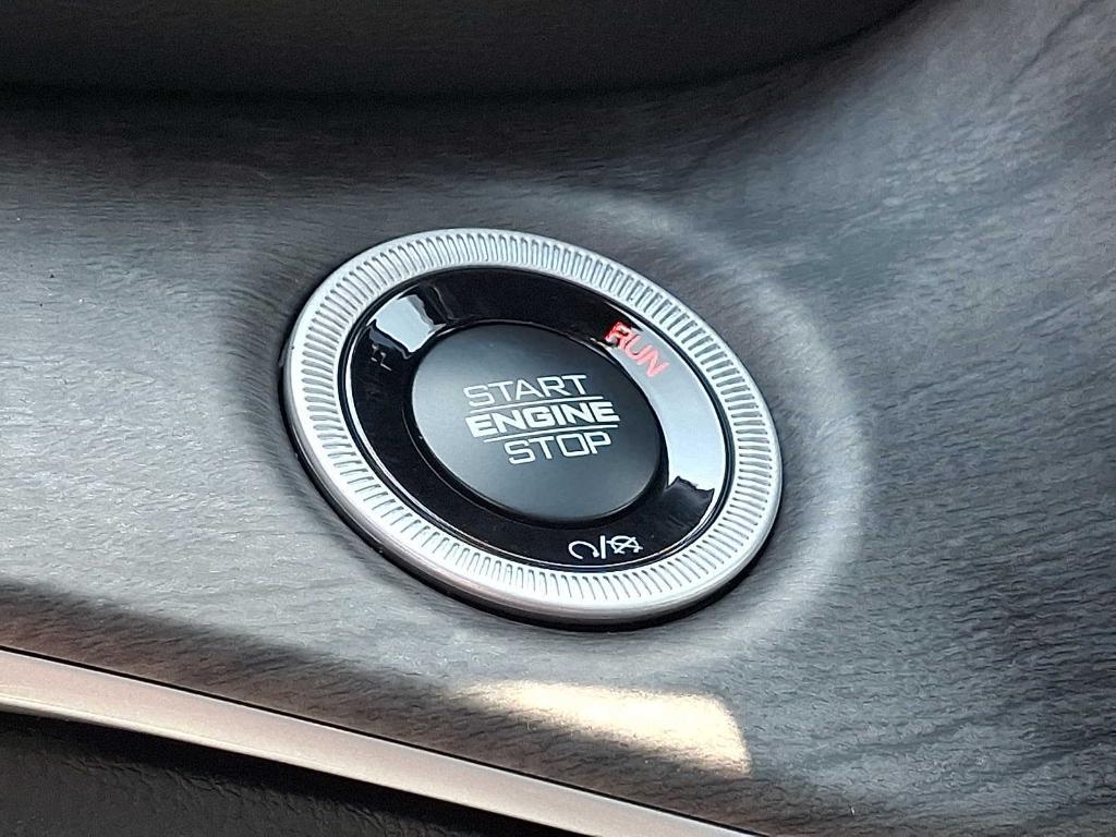new 2025 Jeep Grand Cherokee car, priced at $52,735