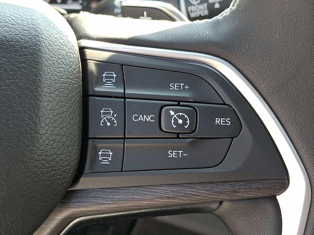 new 2025 Jeep Grand Cherokee car, priced at $52,735