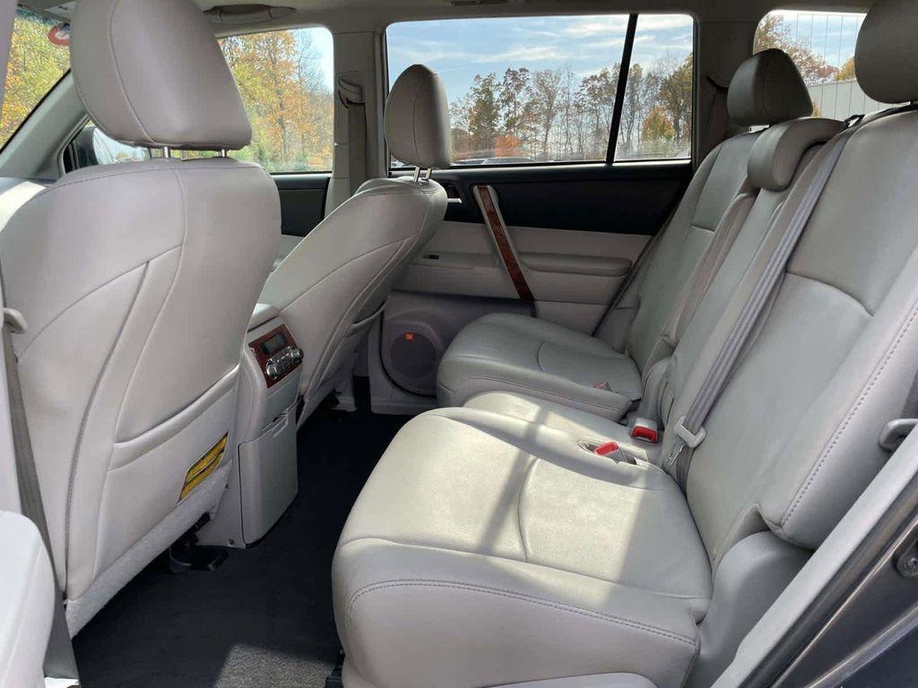 used 2013 Toyota Highlander car, priced at $13,325