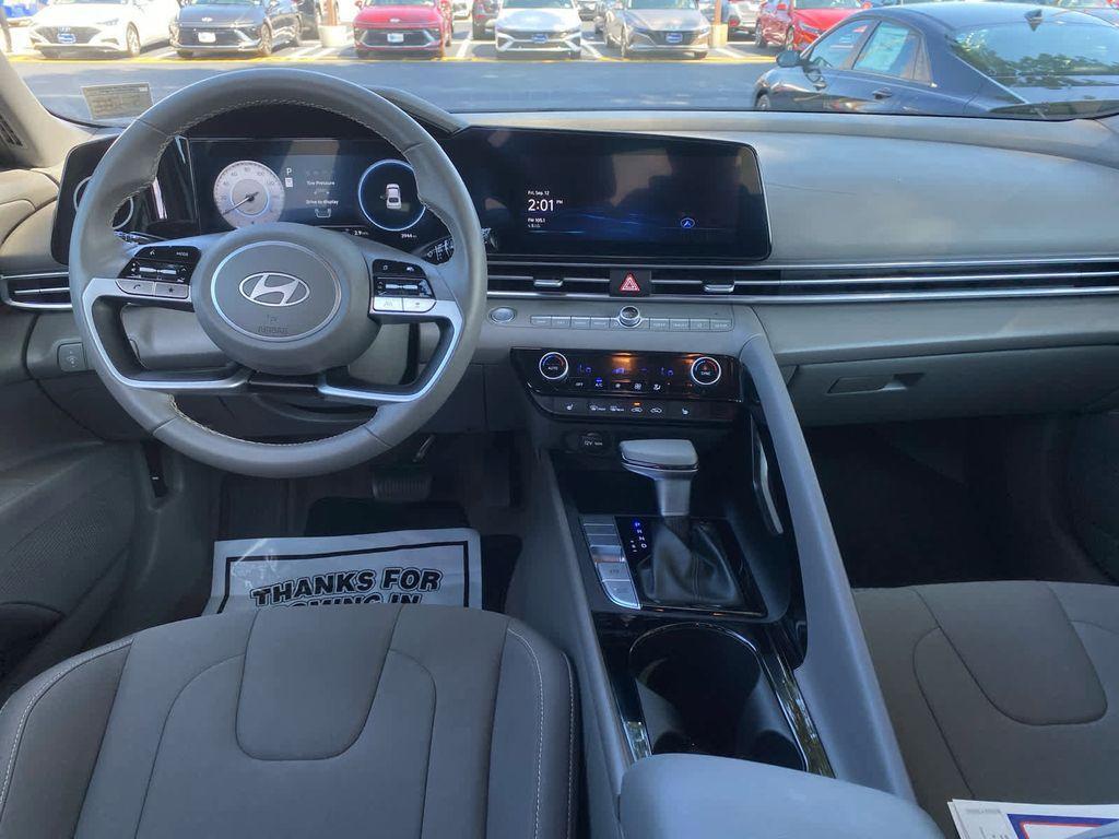 new 2025 Hyundai Elantra car, priced at $27,285