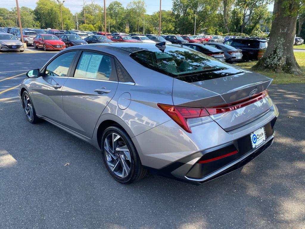 new 2025 Hyundai Elantra car, priced at $27,285