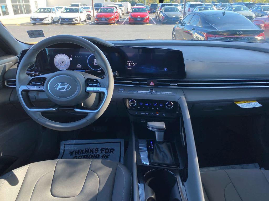 new 2025 Hyundai Elantra car, priced at $27,285