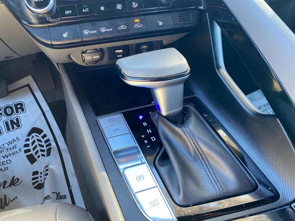 new 2025 Hyundai Elantra car, priced at $27,285