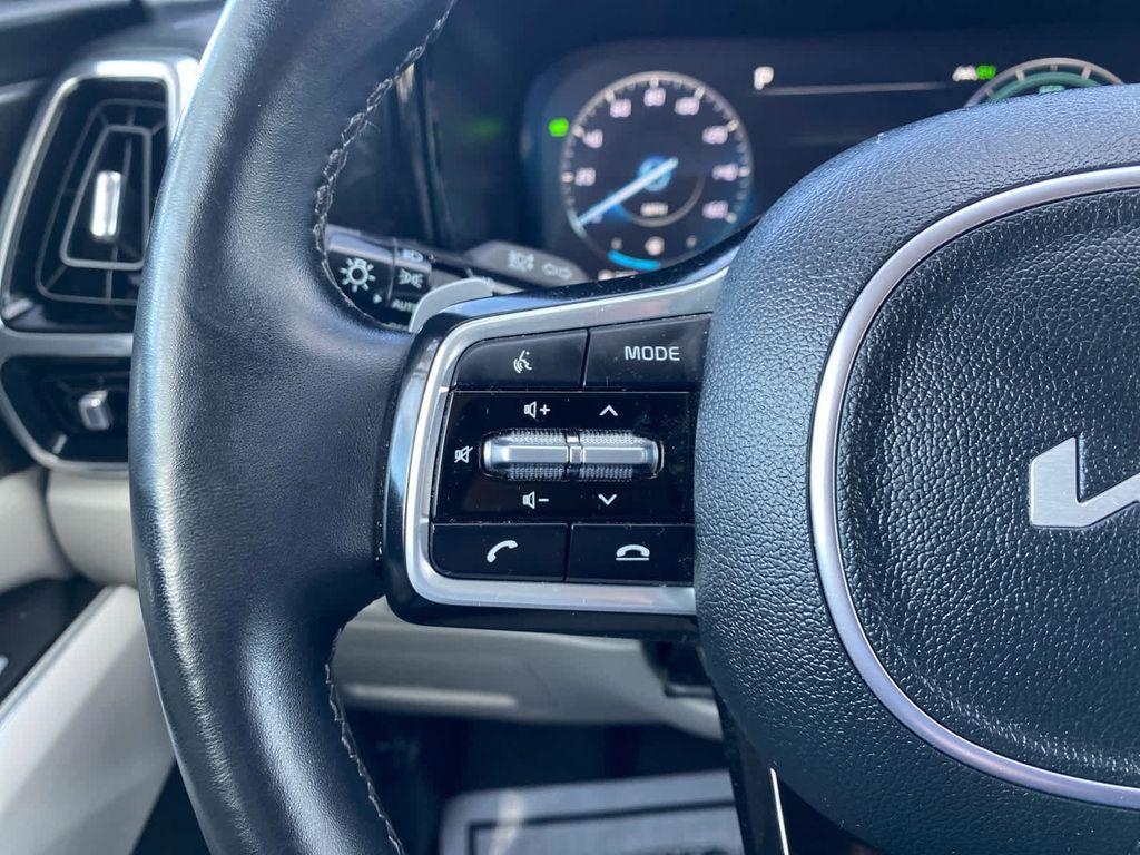 used 2023 Kia Sorento Hybrid car, priced at $31,499