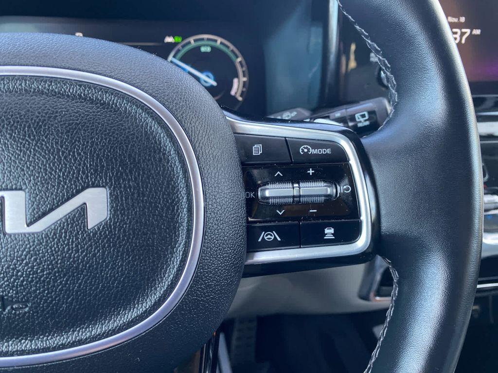 used 2023 Kia Sorento Hybrid car, priced at $31,499