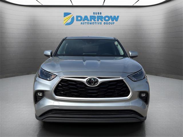 used 2024 Toyota Highlander car, priced at $30,997