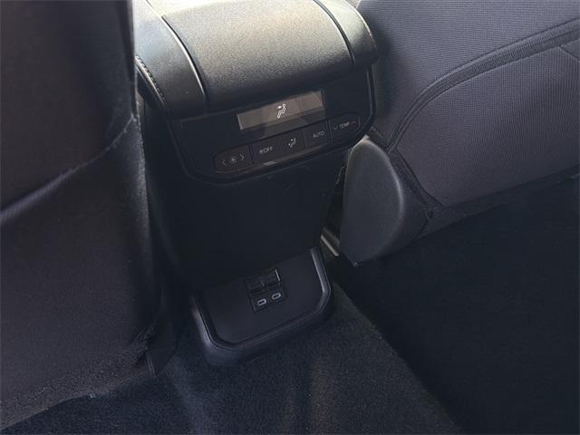 used 2024 Toyota Highlander car, priced at $30,997