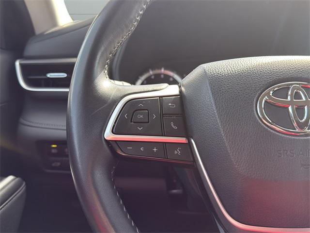 used 2024 Toyota Highlander car, priced at $30,997
