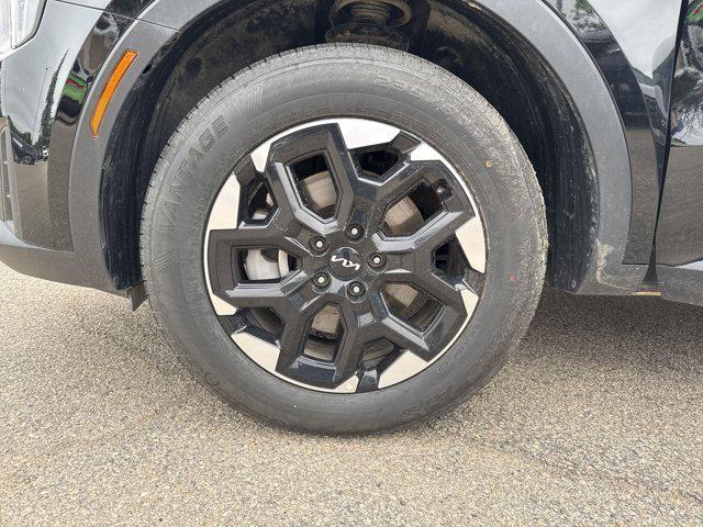 used 2024 Kia Sorento car, priced at $30,247