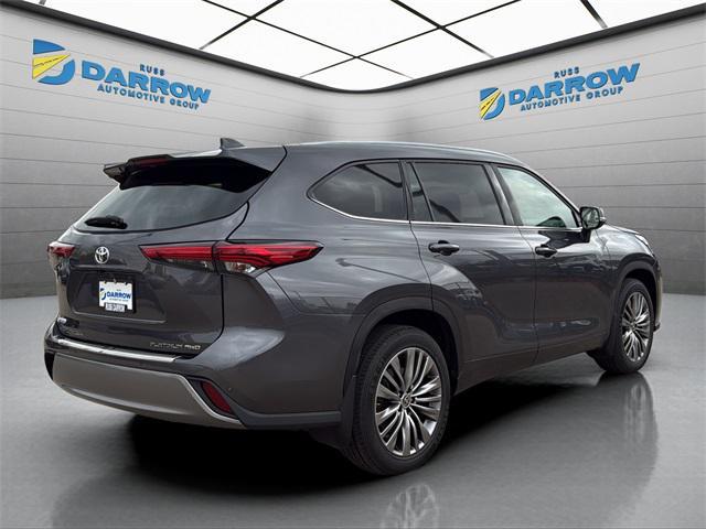 used 2022 Toyota Highlander car, priced at $39,497