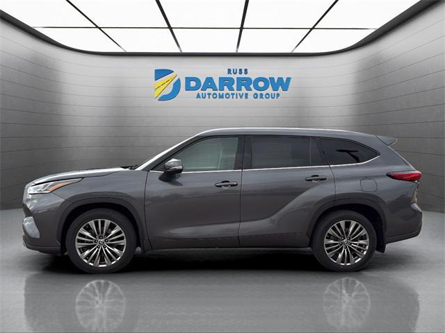 used 2022 Toyota Highlander car, priced at $39,497