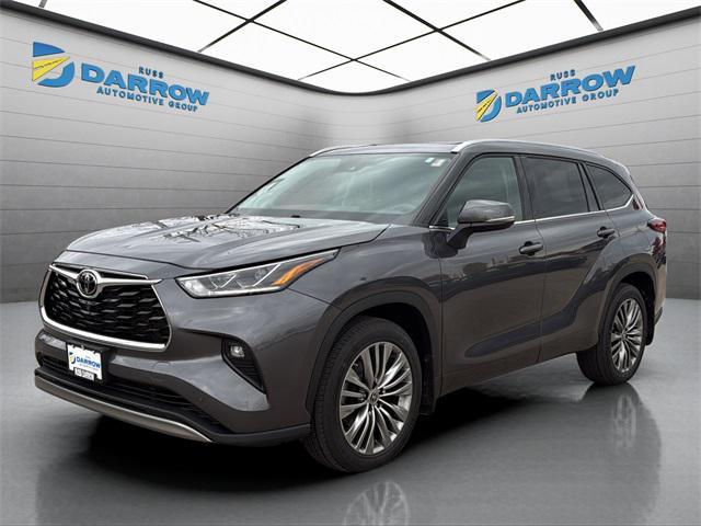 used 2022 Toyota Highlander car, priced at $39,497