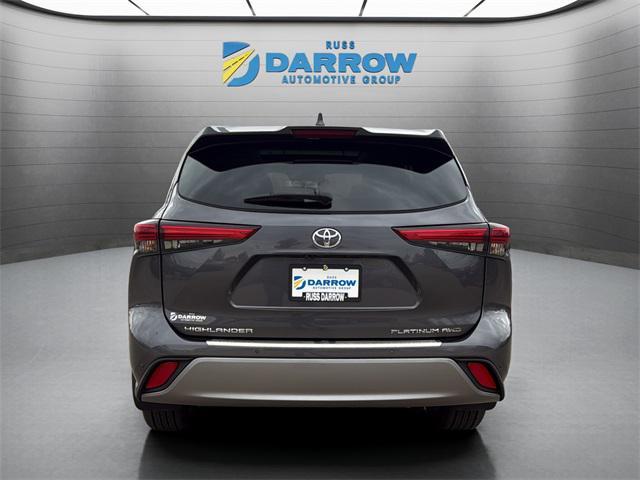 used 2022 Toyota Highlander car, priced at $39,497