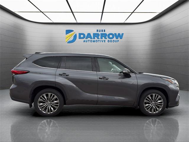 used 2022 Toyota Highlander car, priced at $39,497