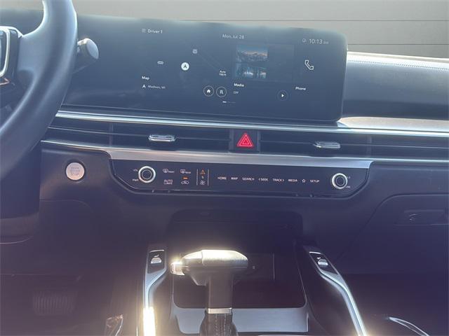 used 2024 Kia Sorento car, priced at $28,497