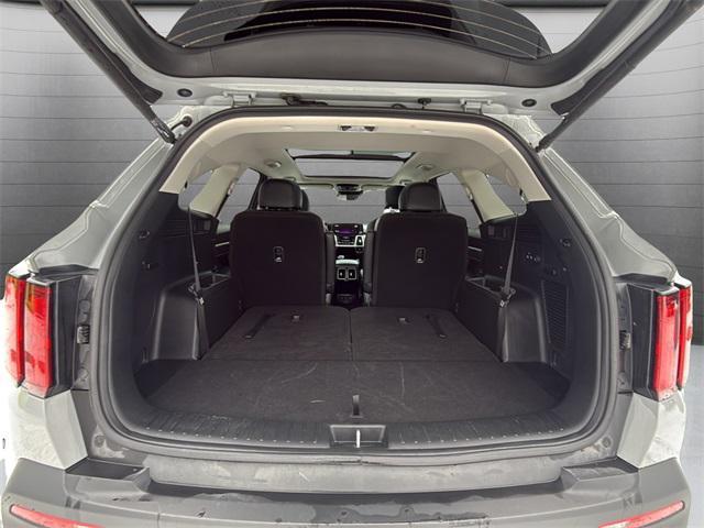 used 2022 Kia Sorento car, priced at $30,747