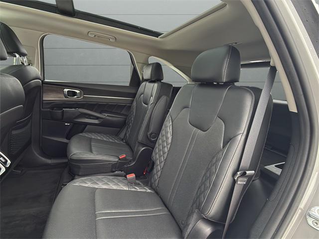 used 2022 Kia Sorento car, priced at $30,747