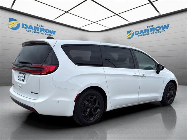 used 2023 Chrysler Pacifica Hybrid car, priced at $30,897