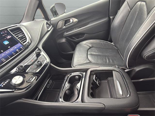 used 2023 Chrysler Pacifica Hybrid car, priced at $30,897