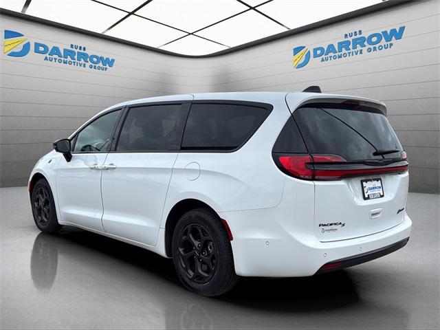 used 2023 Chrysler Pacifica Hybrid car, priced at $30,897