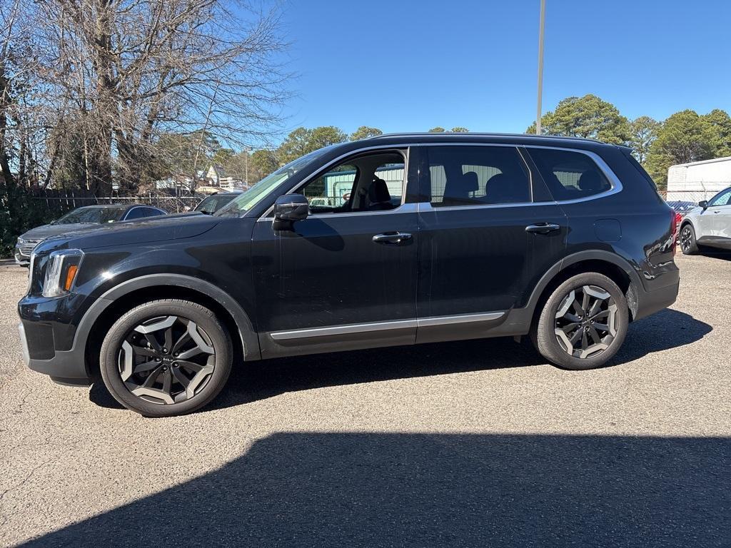 used 2023 Kia Telluride car, priced at $36,000