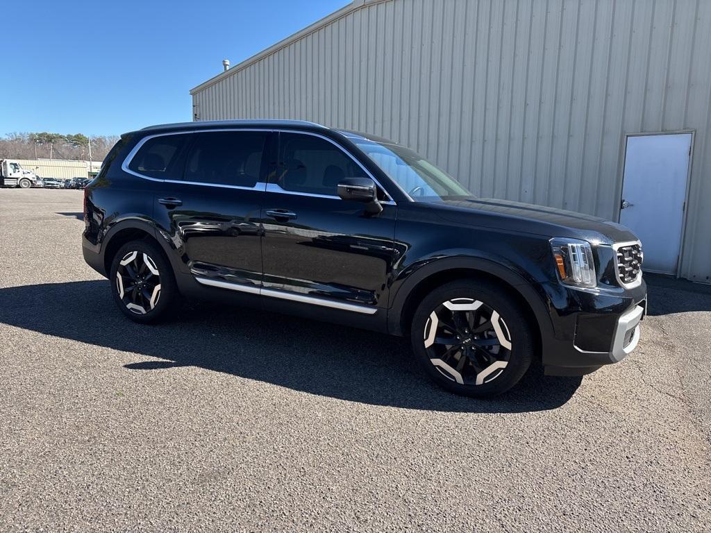 used 2023 Kia Telluride car, priced at $36,000