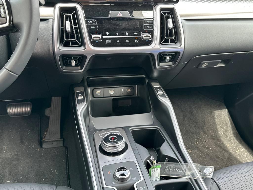 new 2023 Kia Sorento Hybrid car, priced at $34,459