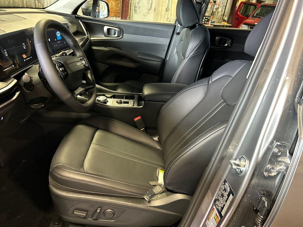 new 2026 Kia Sorento Hybrid car, priced at $39,070