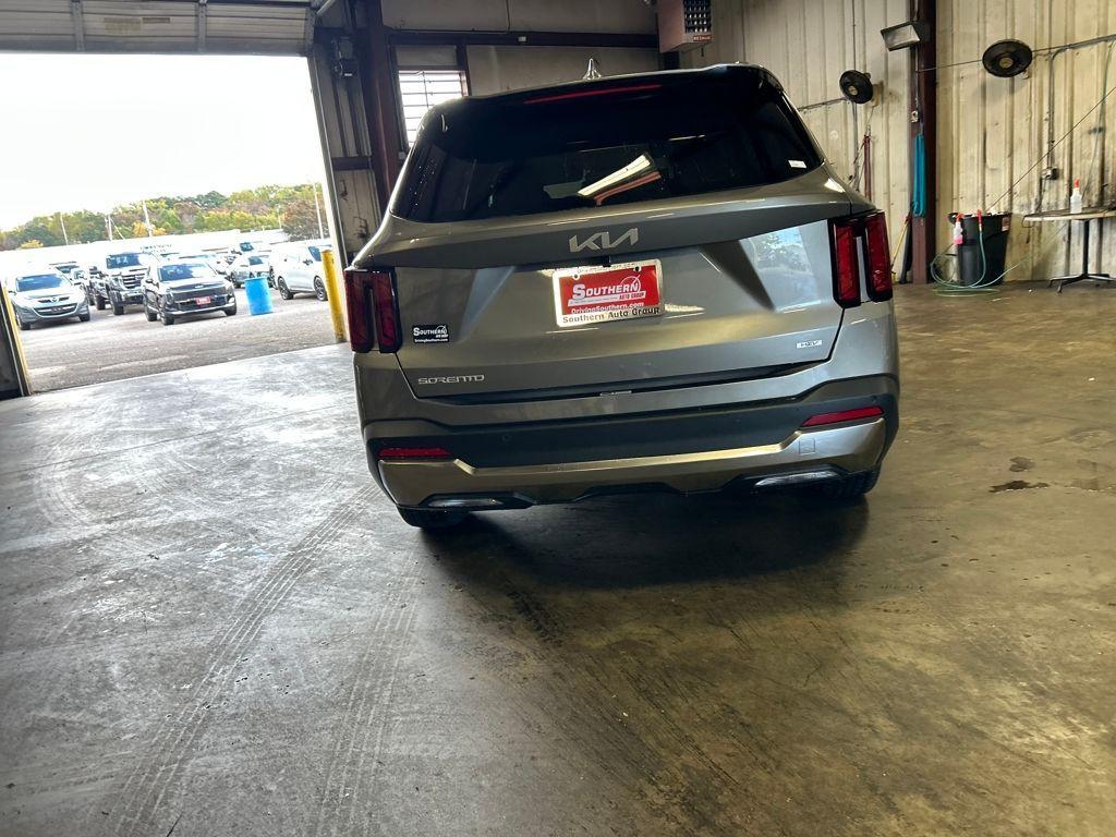 new 2026 Kia Sorento Hybrid car, priced at $39,070
