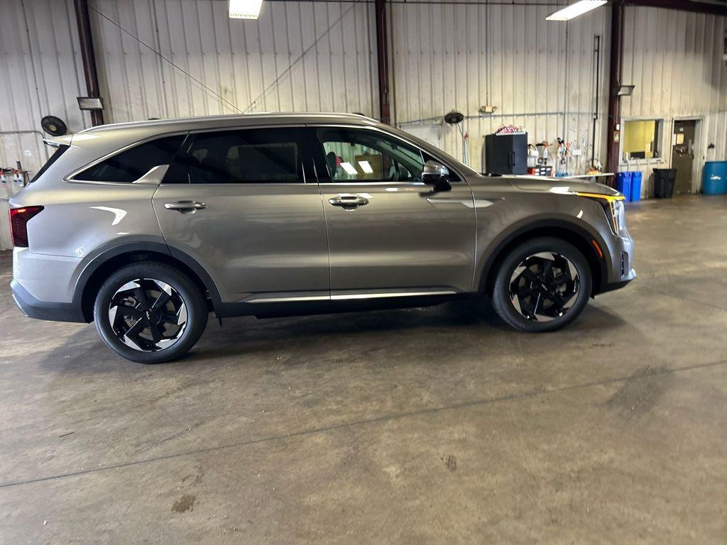new 2026 Kia Sorento Hybrid car, priced at $39,070