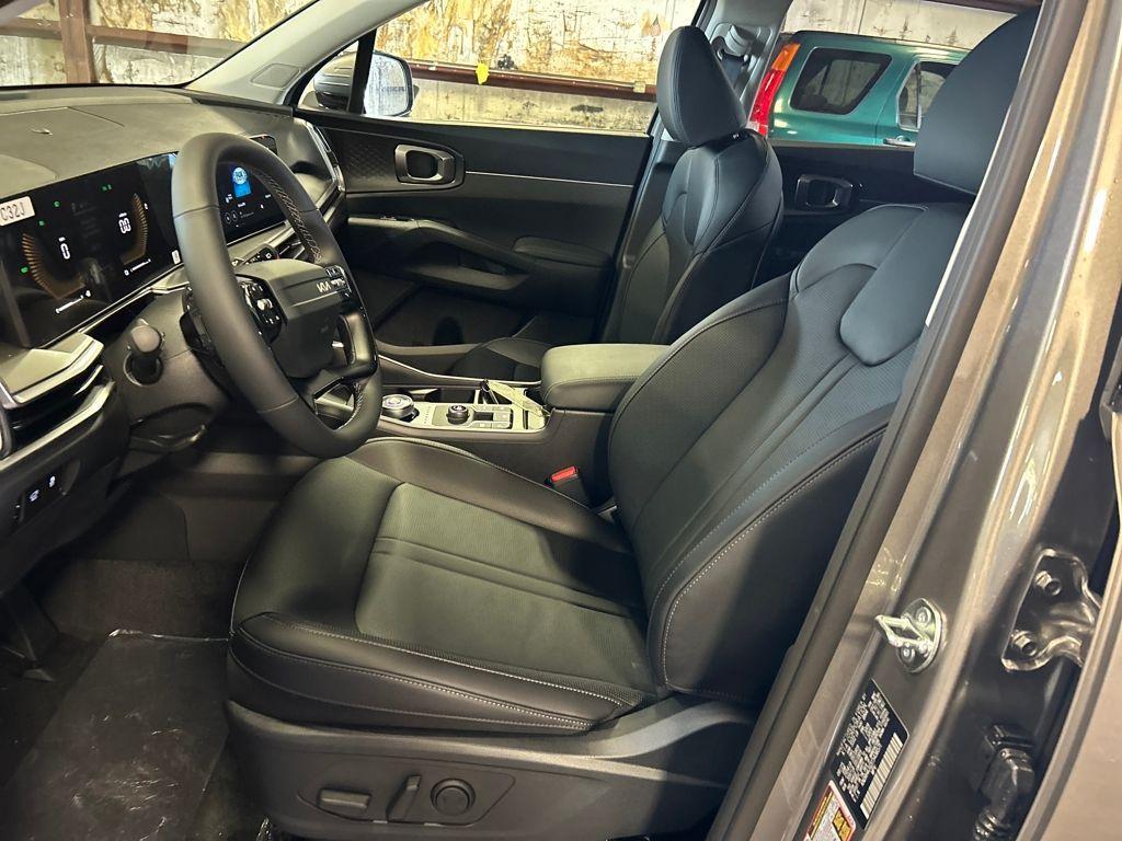 new 2026 Kia Sorento Hybrid car, priced at $39,070
