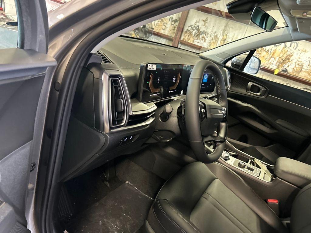 new 2026 Kia Sorento Hybrid car, priced at $39,070