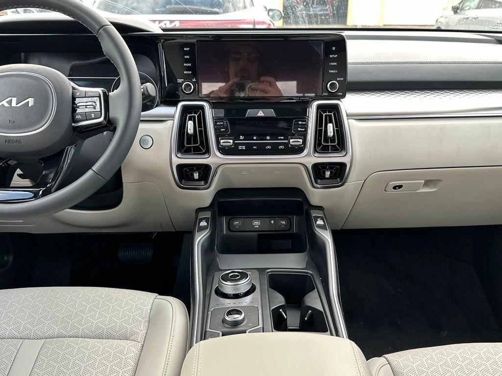 used 2023 Kia Sorento car, priced at $36,200