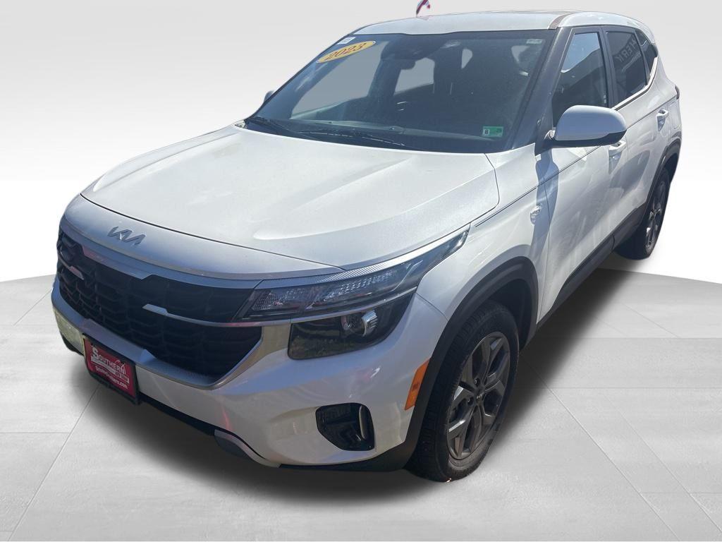 used 2025 Kia Seltos car, priced at $22,900
