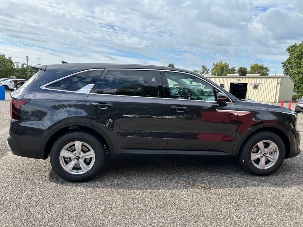 new 2026 Kia Sorento car, priced at $32,870