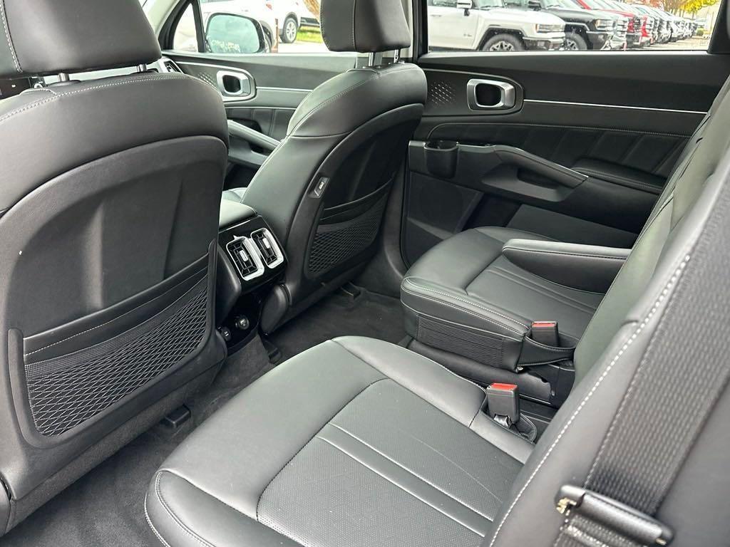 used 2023 Kia Sorento car, priced at $35,400