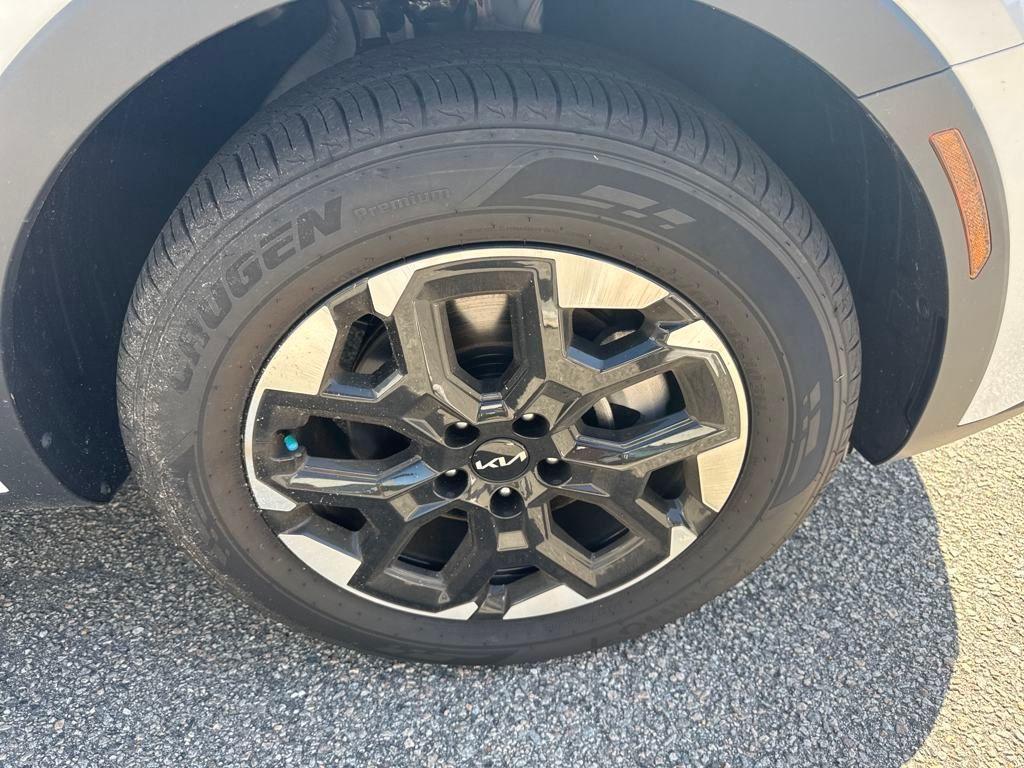 new 2024 Kia Sorento car, priced at $35,285