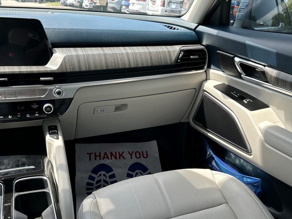 used 2024 Kia Telluride car, priced at $42,700
