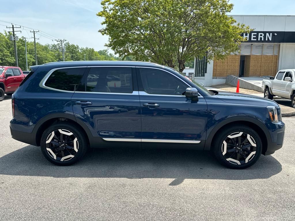 used 2024 Kia Telluride car, priced at $42,700