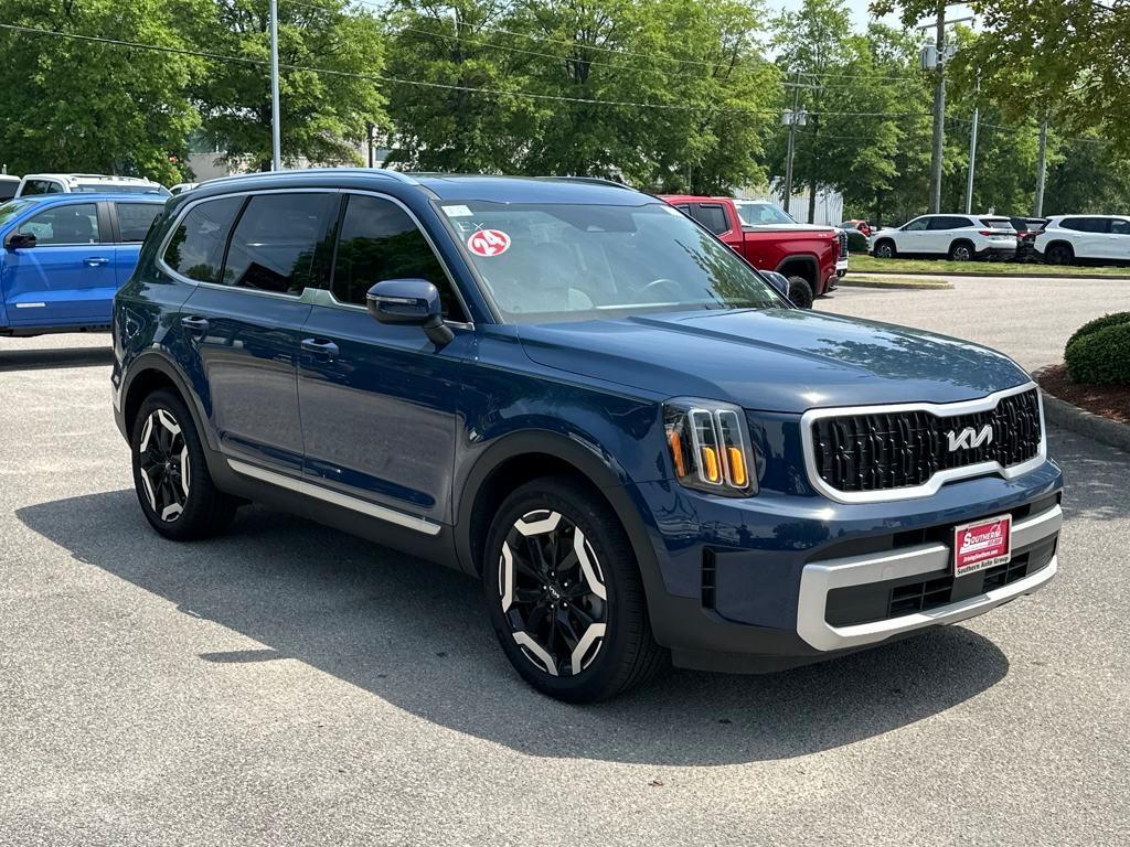 used 2024 Kia Telluride car, priced at $42,700