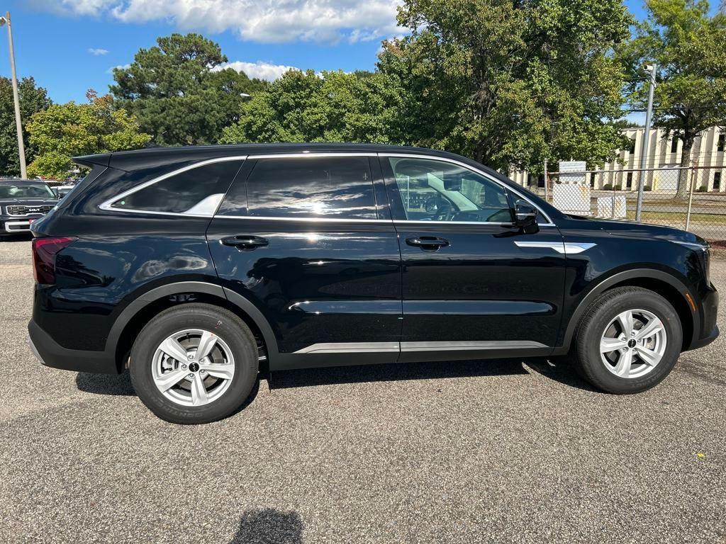 new 2026 Kia Sorento car, priced at $32,870