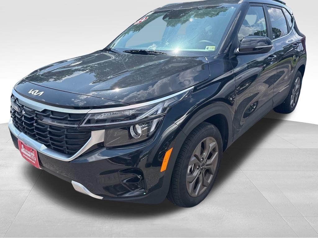 used 2024 Kia Seltos car, priced at $23,999