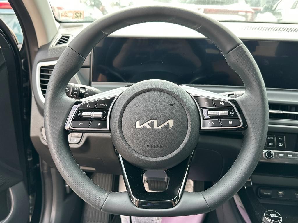 used 2024 Kia Seltos car, priced at $23,999