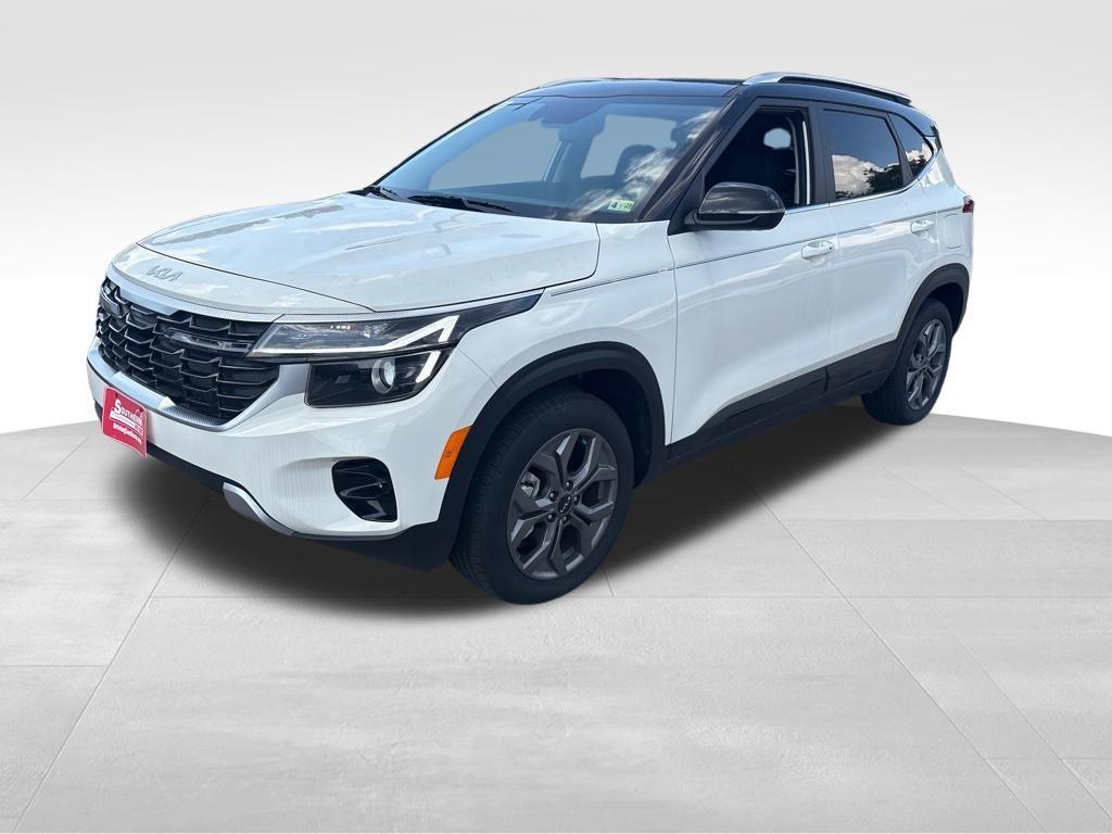 used 2024 Kia Seltos car, priced at $26,995