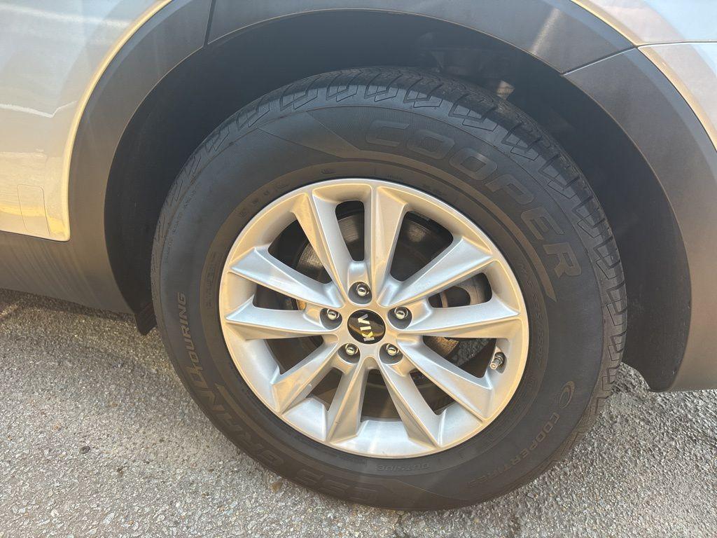 used 2020 Kia Sorento car, priced at $15,990